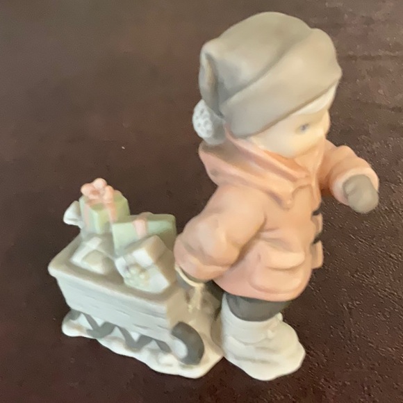 Kim Anderson Boy with sled full of presents - Picture 1 of 3